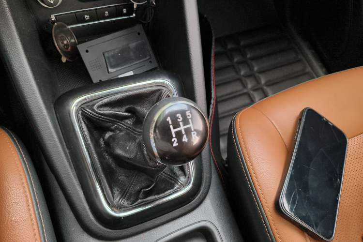 Used CHANGAN OSHAN CX70 2016 1.6L Manual Luxury Model
