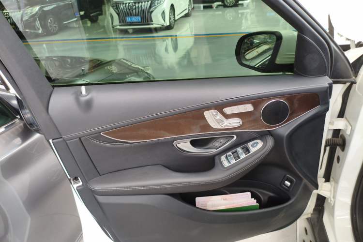 Used Mercedes-Benz GLC 2020 Facelift GLC 300 L 4MATIC Dynamic Edition
