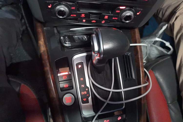 Used Audi Q5 2018 Collector's Edition 40 TFSI Technology Model
