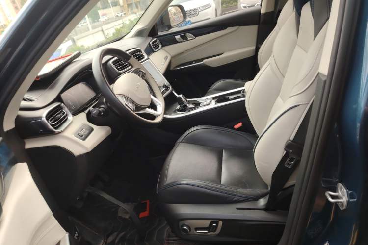 Used Lynk & Co 01 2017 2.0T Two-Wheel Drive Zhaopu Version
