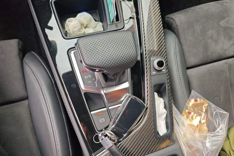 Used Audi A4L 2024 45 TFSI quattro Prestige Dynamic Edition Gear Lever