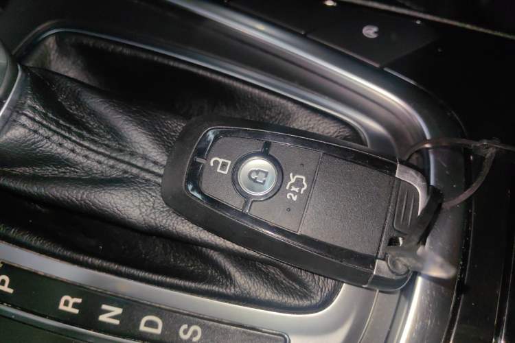 Used Ford Edge 2018 EcoBoost 245 Two-Wheel-Drive Titanium 7-Seater China VI Standard