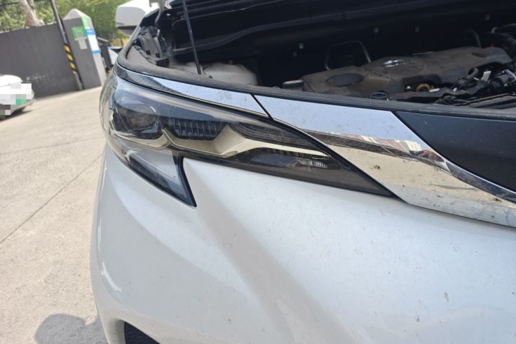 Used Toyota Granvia 2024 2.5L Hybrid Comfort Edition Right Front Headlight