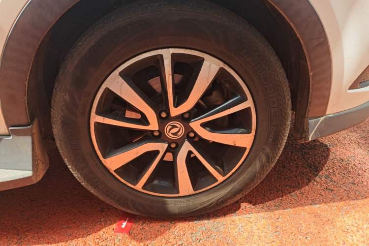 Used Dongfeng Fengon 580 2016 1.5T Manual Luxury Edition
