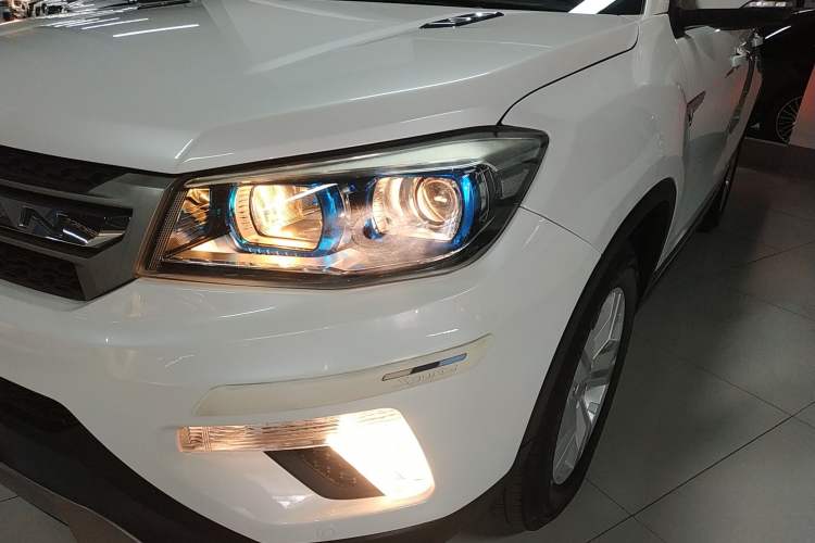 Used CHANGAN CS75 2016 1.8T Automatic Elite Model China V Standard Left Front Headlight