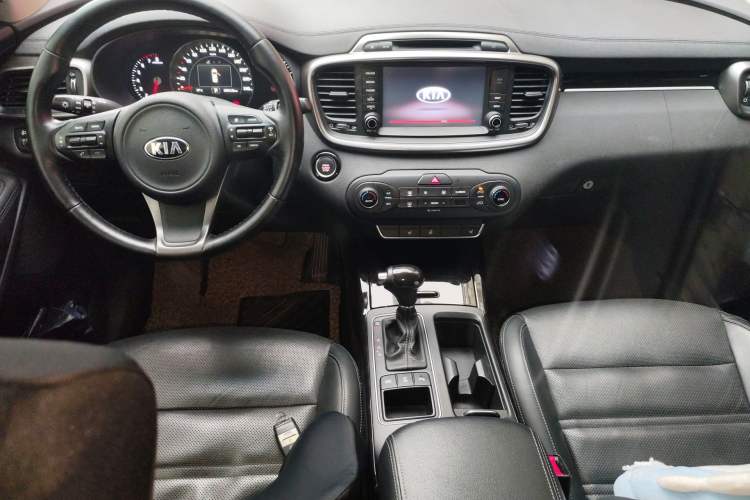 Used Kia Sorento 2015 Sorento L 2.0T Gasoline 4WD Elite Edition 5 Seats China IV Standard