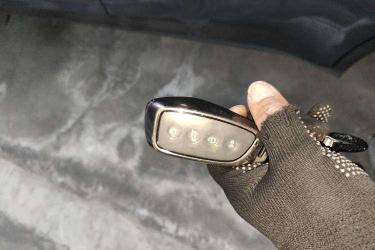 Used Tesla Model Y 2022 Performance High-Performance All-Wheel-Drive Version Vehicle Key