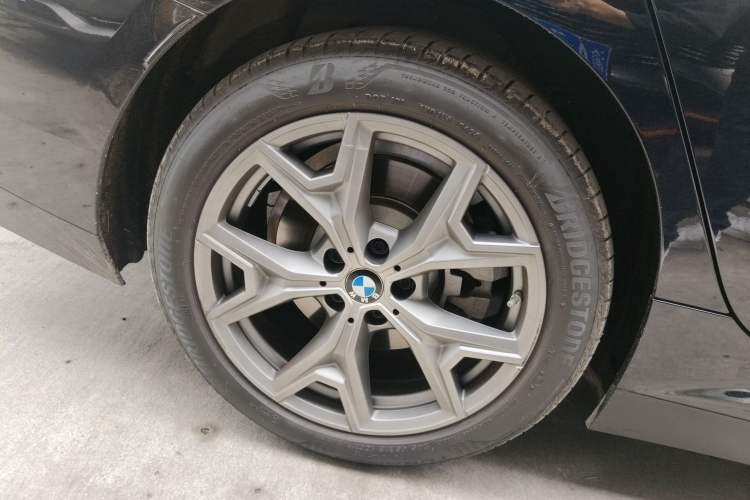 Used BMW i3 2025 eDrive 35 L Right Rear Wheel Hub