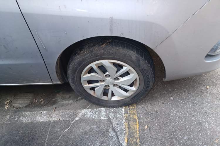 Used JAC Refine M4 2019 Business & Travel Series 2.0L Manual Comfort Model China V Standard