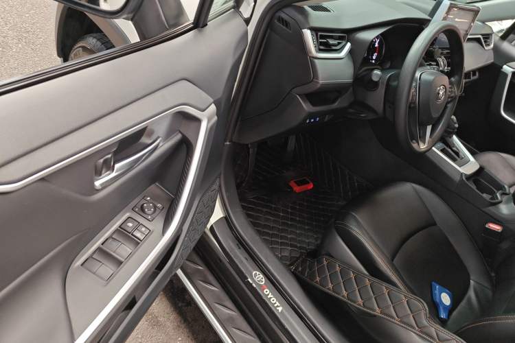 Used Toyota RAV4 2020 2.0L CVT Two-Wheel Drive Fashion Edition