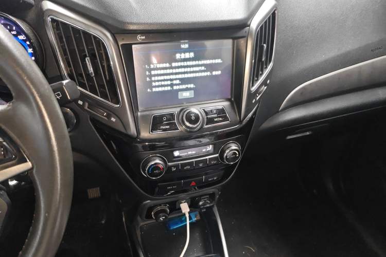 Used CHANGAN CS15 2016 1.5L Manual Luxury Edition Audio And AC Panel