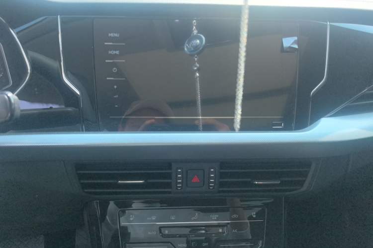 Used Volkswagen Passat 2026 Model, Outstanding 380TSI Longteng Edition Audio And AC Panel