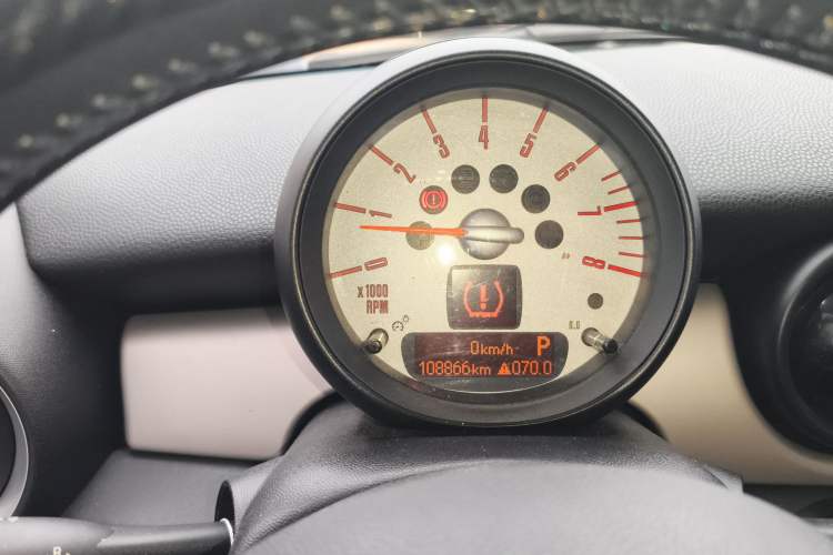 Used MINI 2011 1.6L ONE
