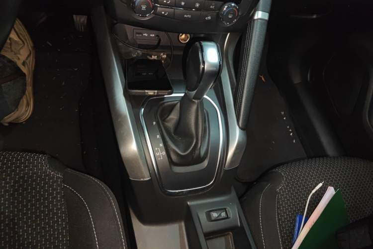 Used Renault Kadjar 2017 2.0L Two-Wheel Drive Comfort Edition Gear Lever