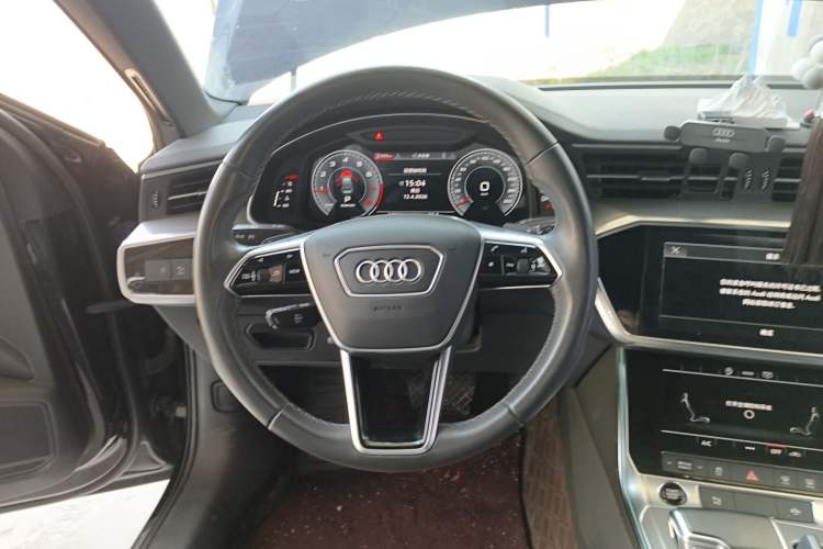 Used Audi A6L 2022 40 TFSI Luxury Dynamic Model Steering Wheel