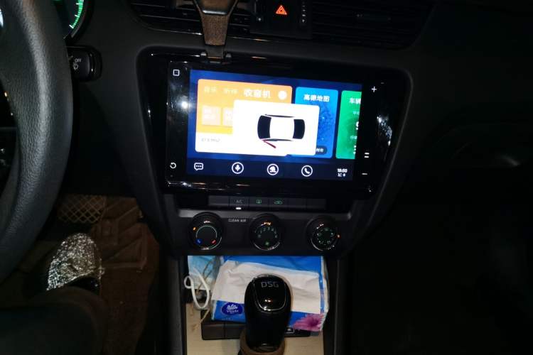 Used Skoda Octavia 2019 TSI280 DSG SmartDrive Luxury Edition China VI Audio And AC Panel