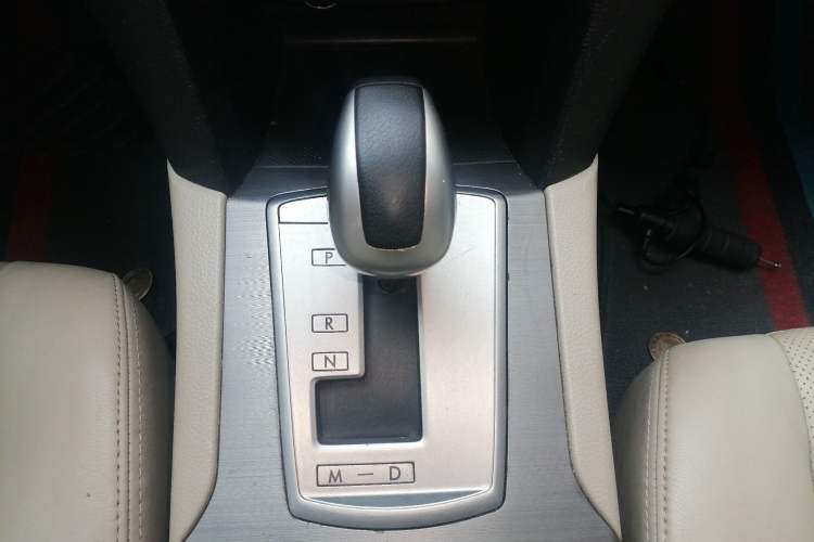 Used Subaru Outback 2010 2.5i Luxury Edition Gear Lever