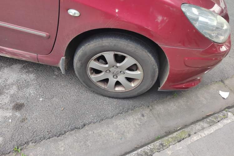 Used Peugeot 307 2012 Hatchback 1.6L Manual Comfort Edition