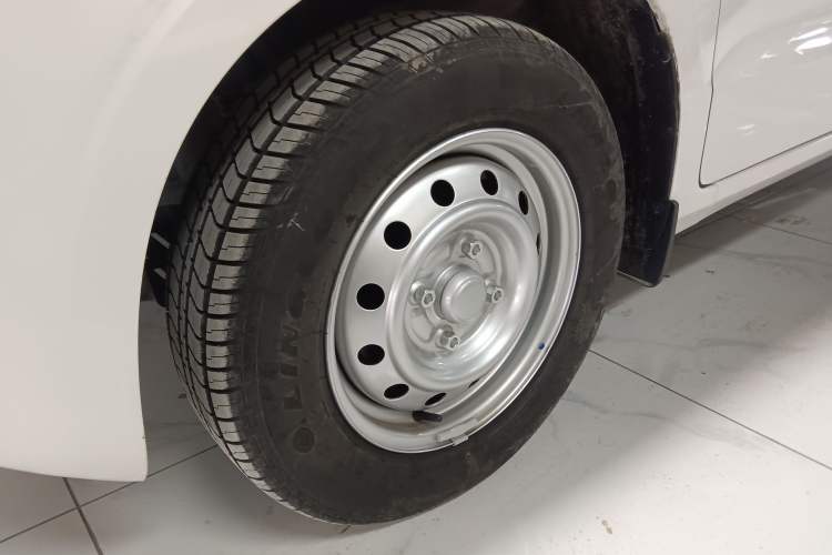 Used Wuling Hongguang V 2022 1.5L Jingqu Edition Electric-Assist LAR