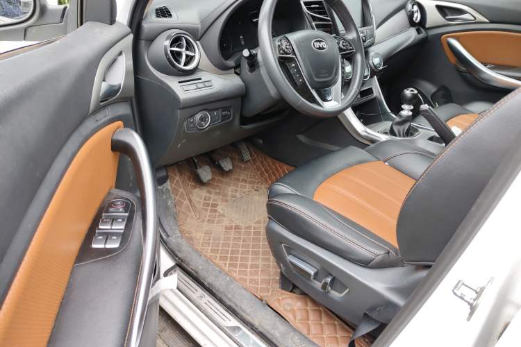 Used BYD Song 2016 1.5TI Manual Luxury Model Driver Seat