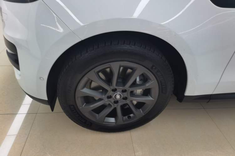 Used Land Rover Range Sport 2024 360 PS S Left Front Wheel Hub