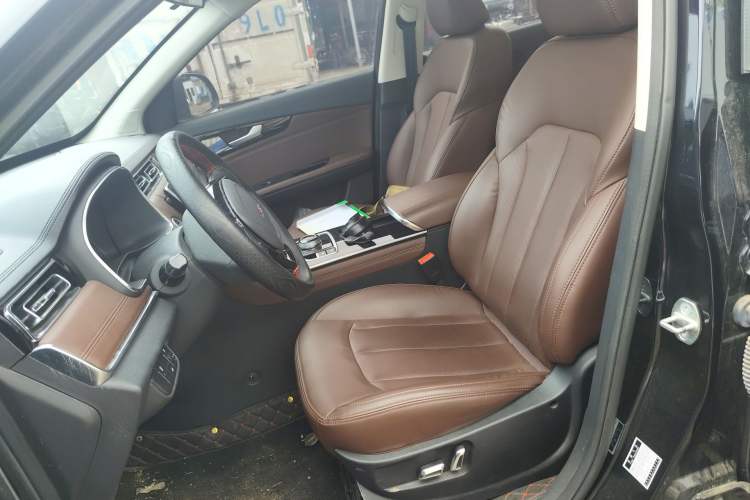 Used Sinotruk VGV U75PLUS 2021 2.0 TGDI Luxury Pro 7-Seater Left Front Seat