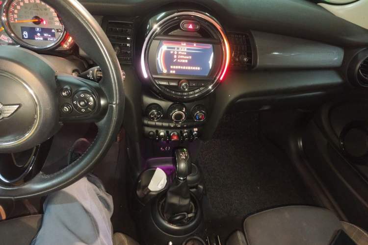 Used MINI 2018 1.5T COOPER Classic Edition Audio And AC Panel