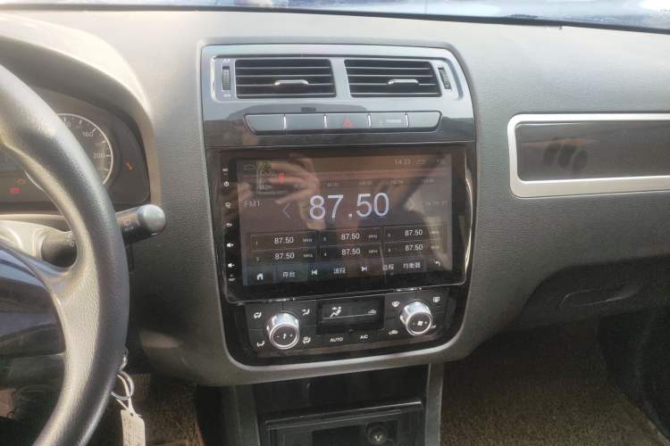 Used Yema T70 2016 1.8L Manual Value Edition Audio And AC Panel