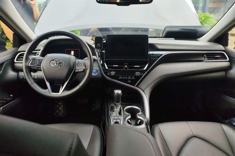 Used Toyota Camry 2021 Dual-Motor 2.5HG Luxury Edition Center Console