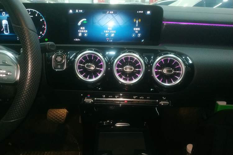 Used Mercedes-Benz A-Class 2021 A 200 L Sport Sedan Fashion Model
