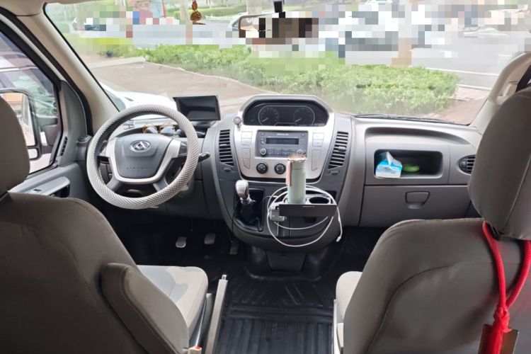 Used SAIC MAXUS Xintu V80 2017 2.5T 6-Speed Manual Aoyuntong National V Short Wheelbase Mid-Height 5/6/10-Seater
