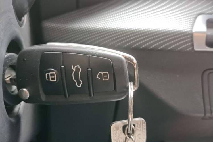 Used Audi Q2L 2018 35 TFSI Launch Exclusive Edition China VI Vehicle Key