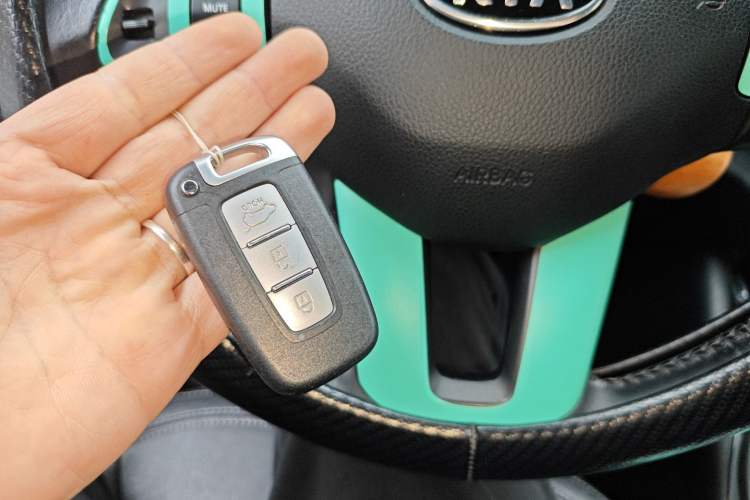 Used Kia Sportage R 2012 2.0L Automatic Two-Wheel Drive GLS
