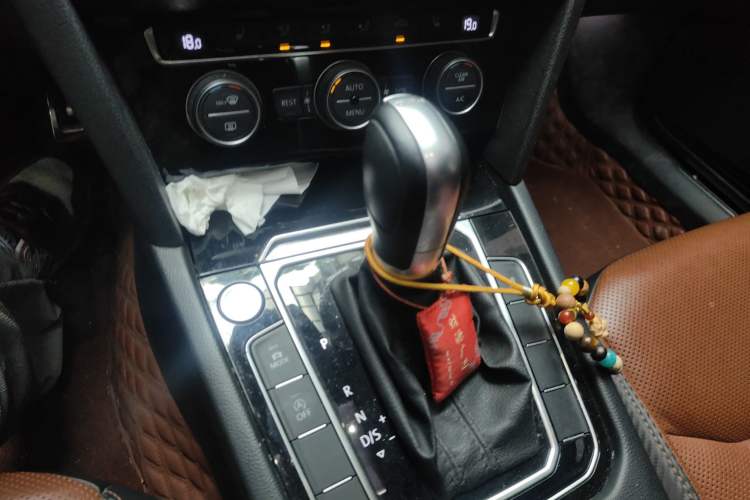 Used Volkswagen FAW-Volkswagen CC 2019 380TSI Glamour Edition China V Standard Gear Lever