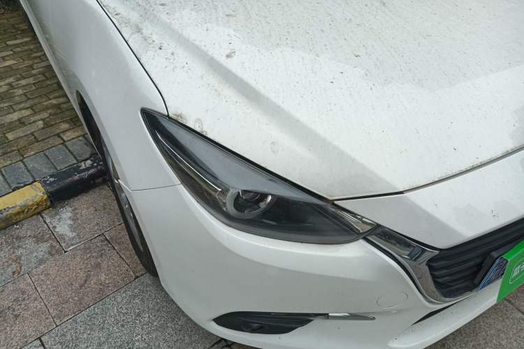 Used Mazda 3 Axela 2017 Sedan 1.5L Automatic Luxury Model Emission Standard China V Right Front Headlight