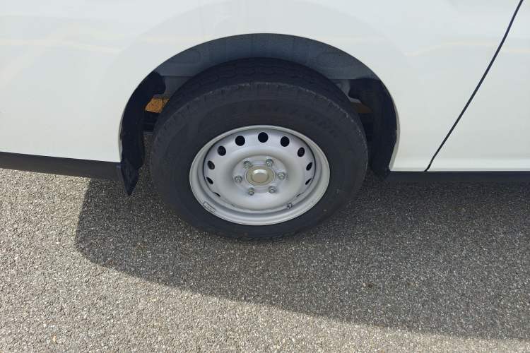 Used Ruichi EC75 2025 Model Passenger Vehicle Smart Driving Ultra-Charging Edition, Pioneer Type I, 52.16 kWh
