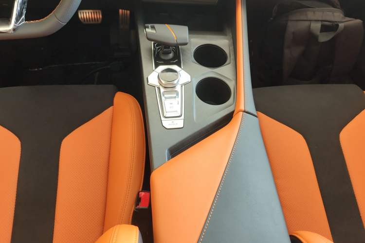 Used Changan UNI-V 2025 1.5T 500Bar High-Energy Sport Edition
