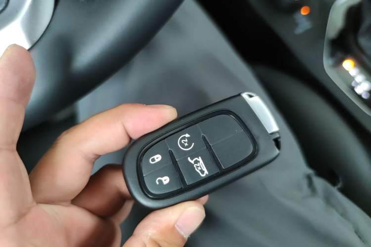 Used Jeep Cherokee 2019 2.0T Four-Wheel Drive Explorer Edition China VI Emission Standard