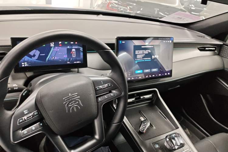 Used BYD Qin PLUS 2025 DM-i Smart Drive 120KM Superior Model
