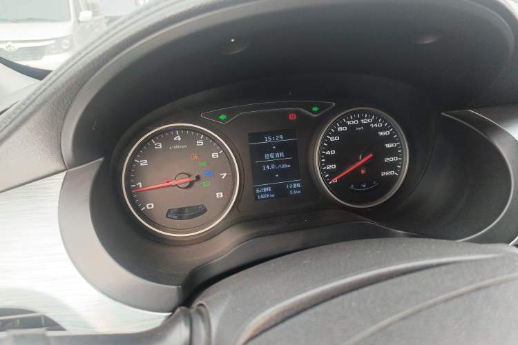 Used JAC Refine M3 2022 1.8L 7-seat Standard Edition