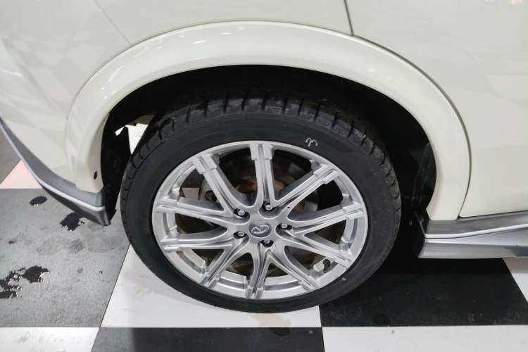 Used Infiniti ESQ 2014 1.6L Spontaneous Edition
