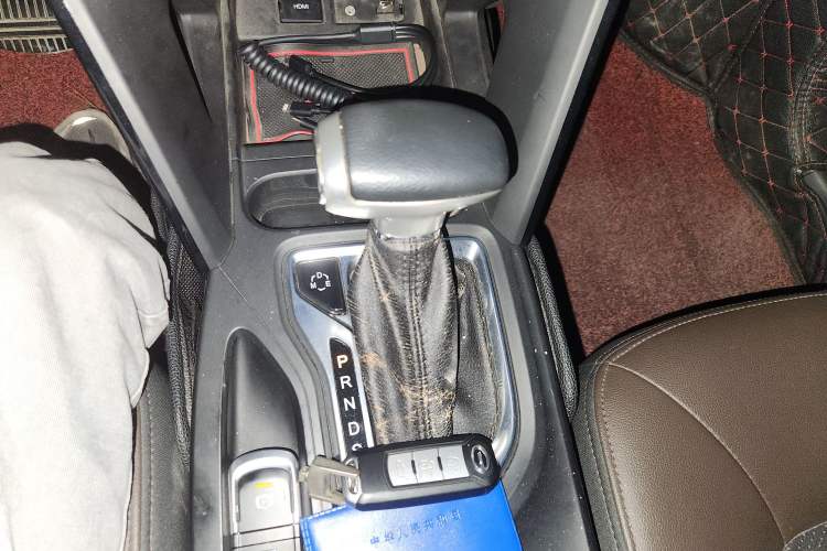 Used GAC Trumpchi GS4 2016 235T G-DCT Luxury Edition Gear Lever