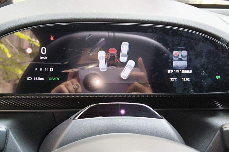 Used Zeekr 7X 2025 100 kWh Long-Range Rear-Wheel Drive with Intelligent Driving Features