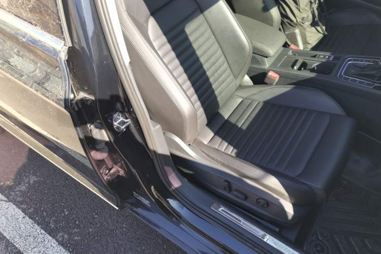 Used Volkswagen Magotan 2017 330TSI DSG Leading Model Right Front Seat