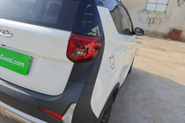 Used Chery QQ Little Ant 2022 Revised Version Sweet Pink Edition Half-Sugar Version Lithium Iron Phosphate 30.7 kWh 30 kW 301 km Exterior 3