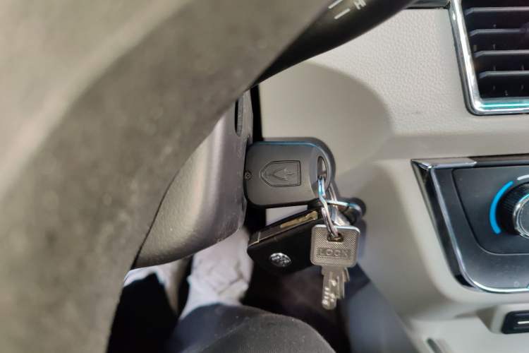 Used Jinbei New Hiace X30L 2024 Wealth Edition Passenger Vehicle 5/6/7 Seater