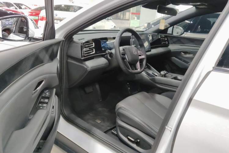 Used BYD Qin L 2025 DM-i Smart Drive 120KM Superior Model