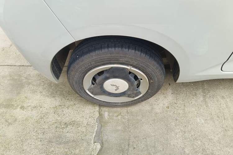 Used Wuling Hongguang MINIEV 2024 3rd Generation 215km Youth Edition Right Rear Wheel Hub