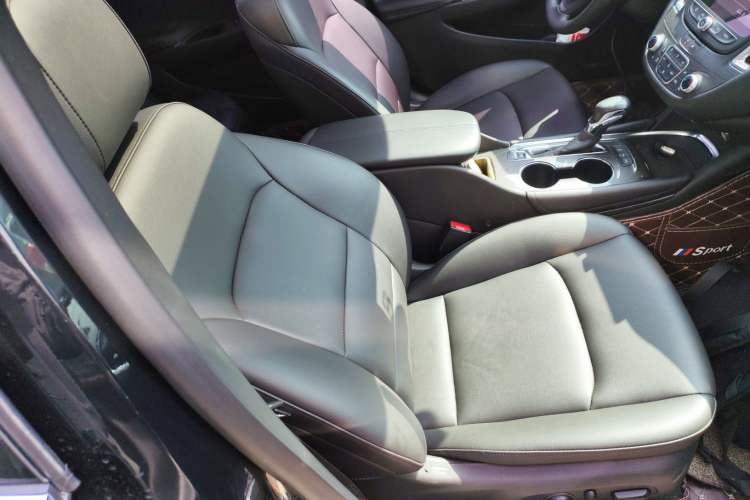 Used Chevrolet Malibu XL 2022 535T Automatic Sport Edition Right Front Seat