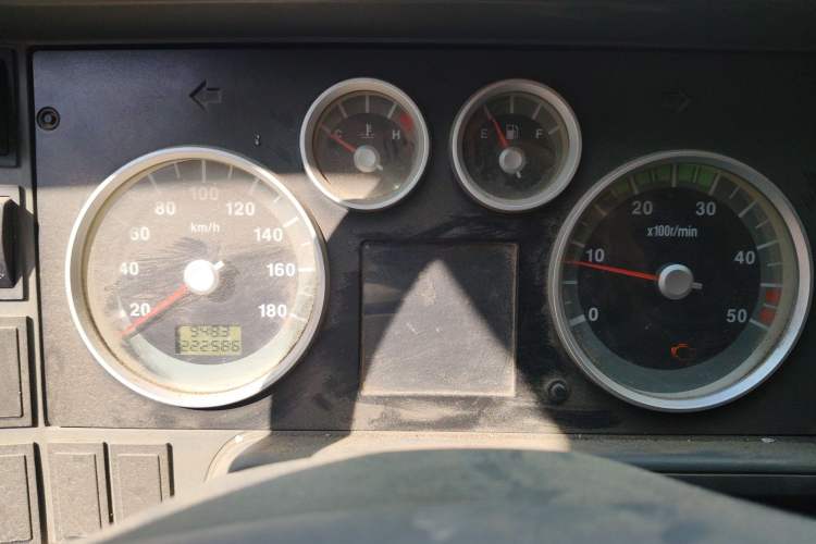 Used Iveco Daily 2014 2.5T-A35 NJ6484ACM47Z4